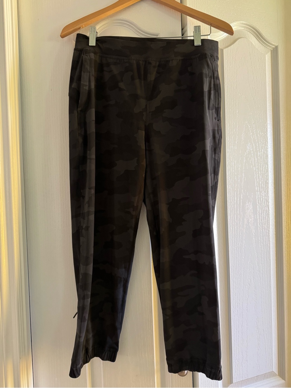 Lululemon Dark Camo Pull-On Joggers